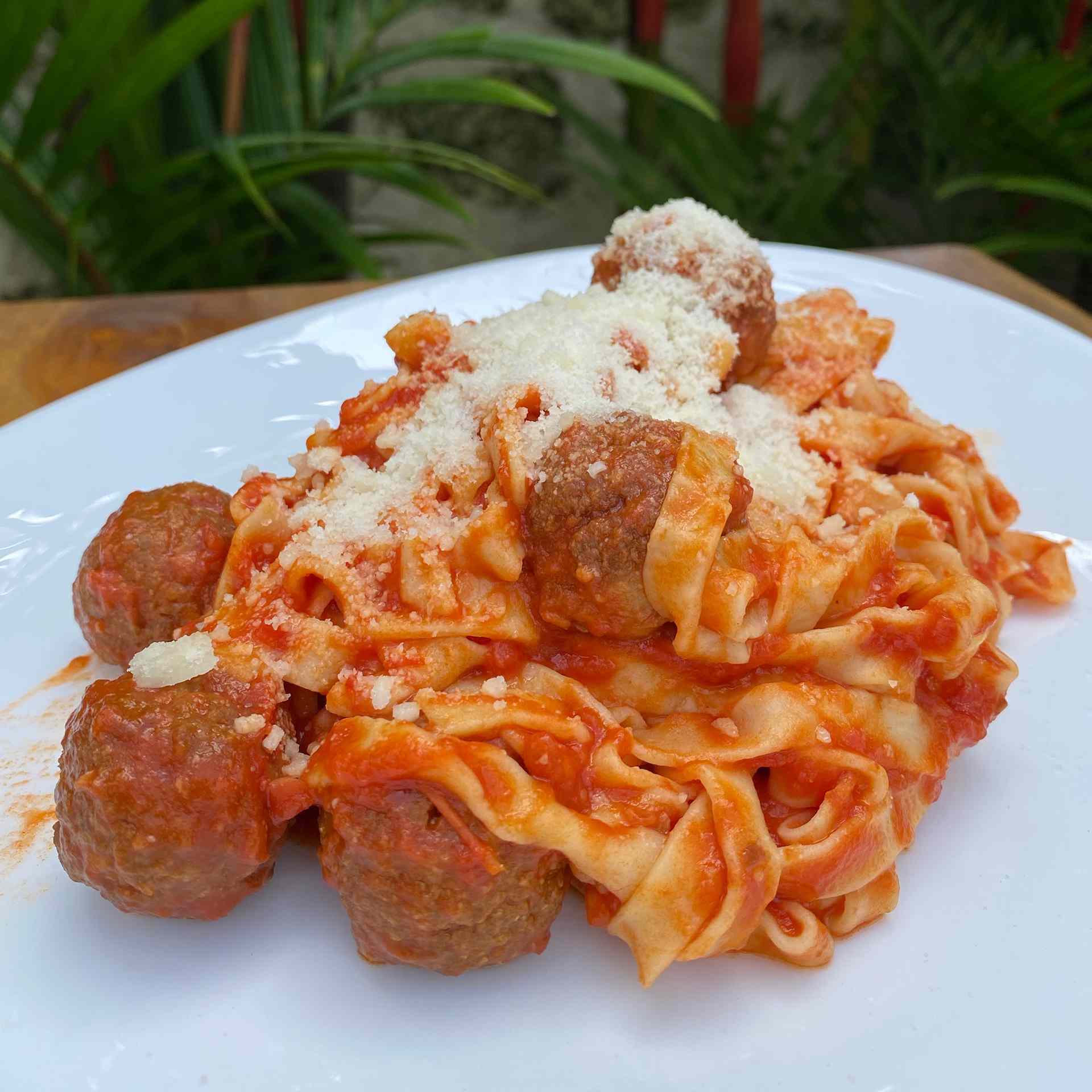 fettuccine meatballs